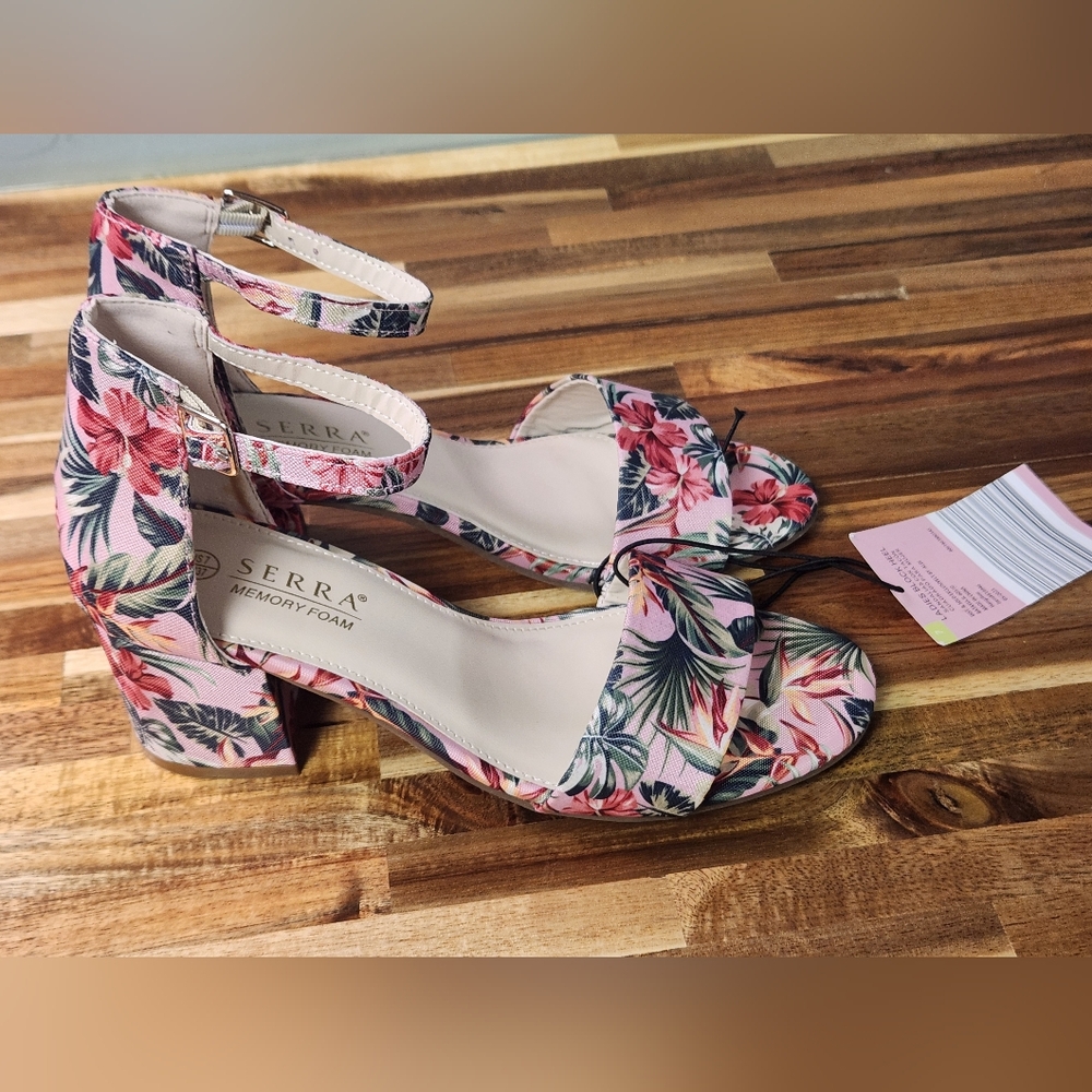NWT Serra Pink Block Heels Floral Elegance